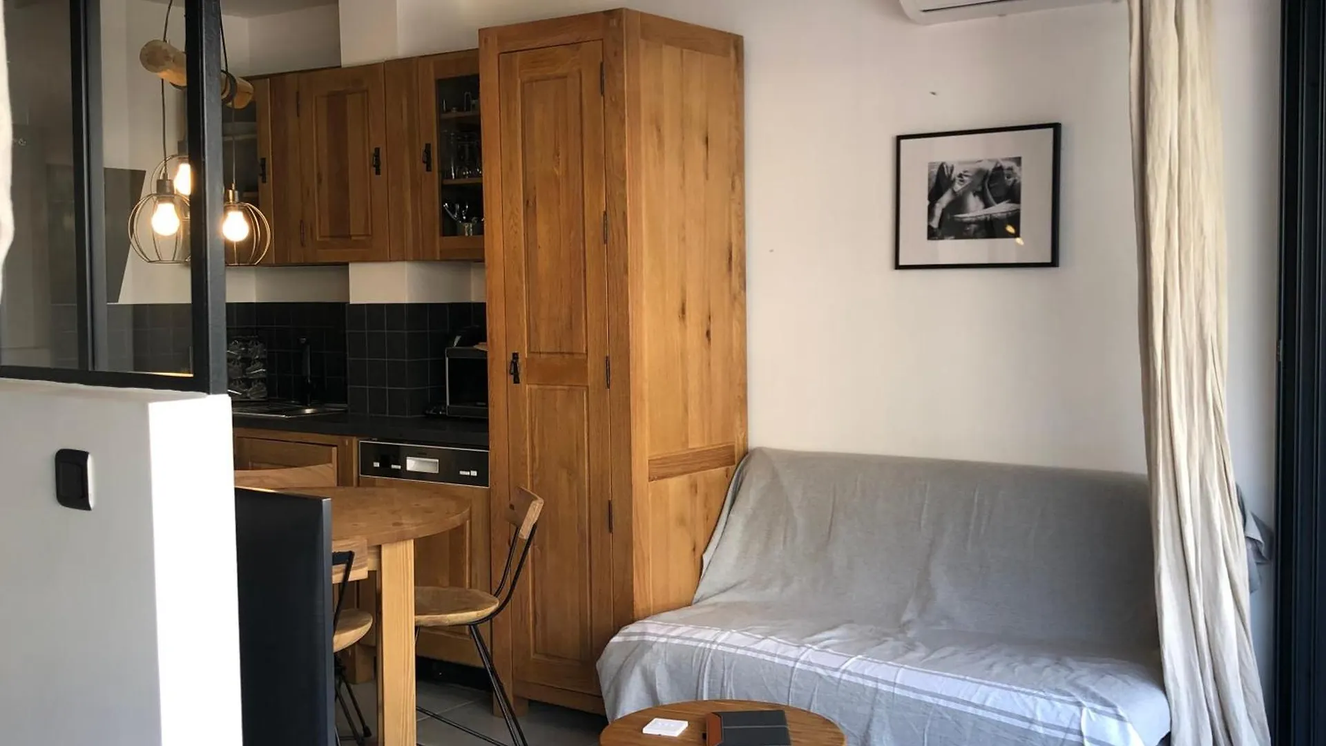Appartement Studio 118 Rue Saint Charles Paris 15 0*,  France